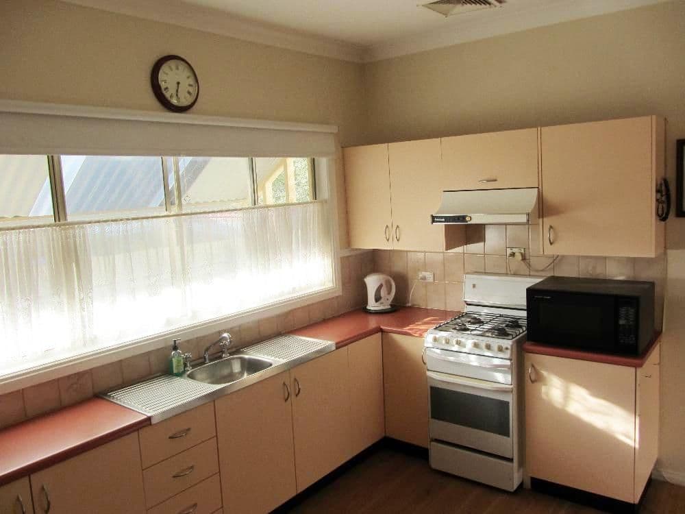 442 Hall Avenue, LAVINGTON NSW 2641, Lavington - Thumbnail 2