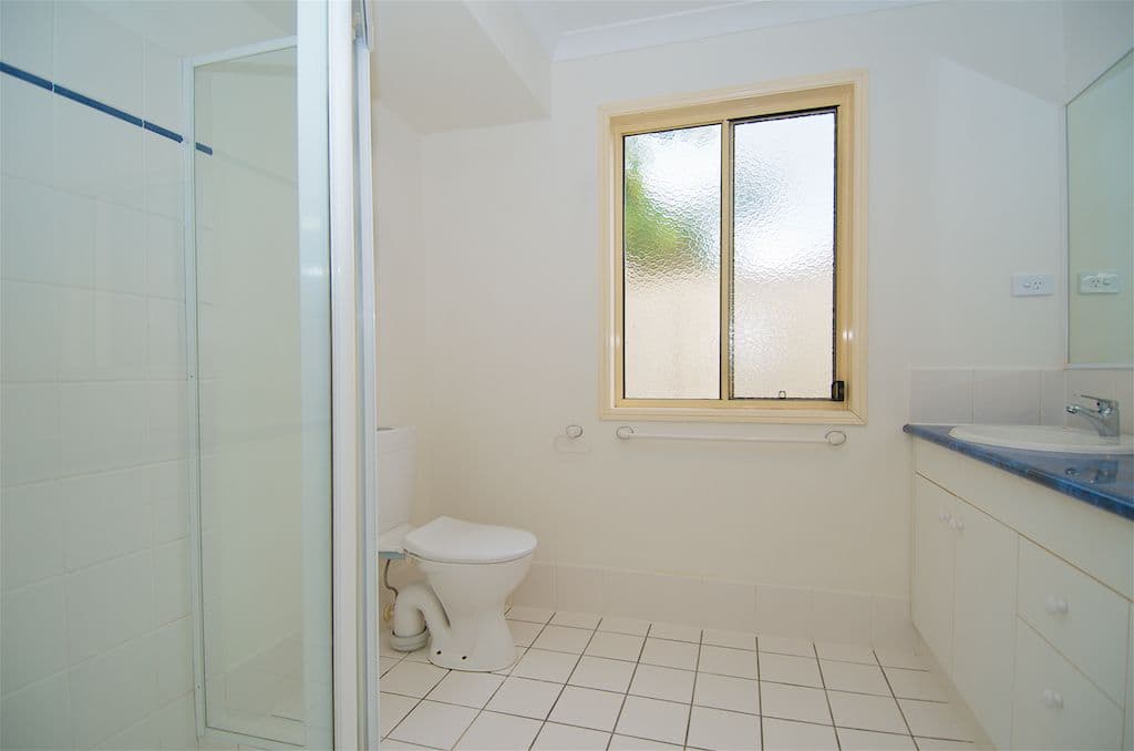 8 Tiger Drive, Arundel QLD 4214, Arundel - Thumbnail 8