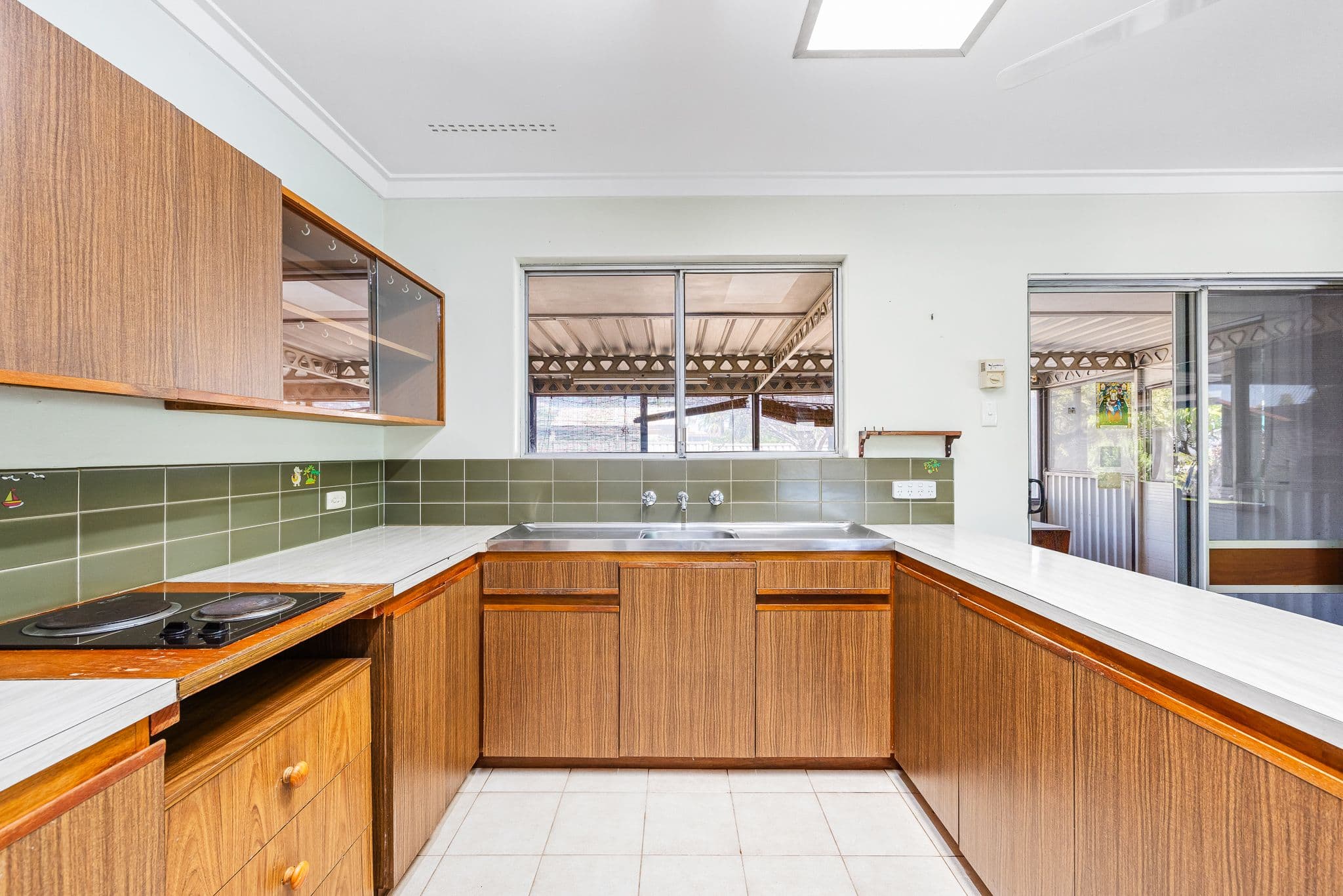 276 Robinson Avenue, Cloverdale WA 6105, Cloverdale - Thumbnail 2