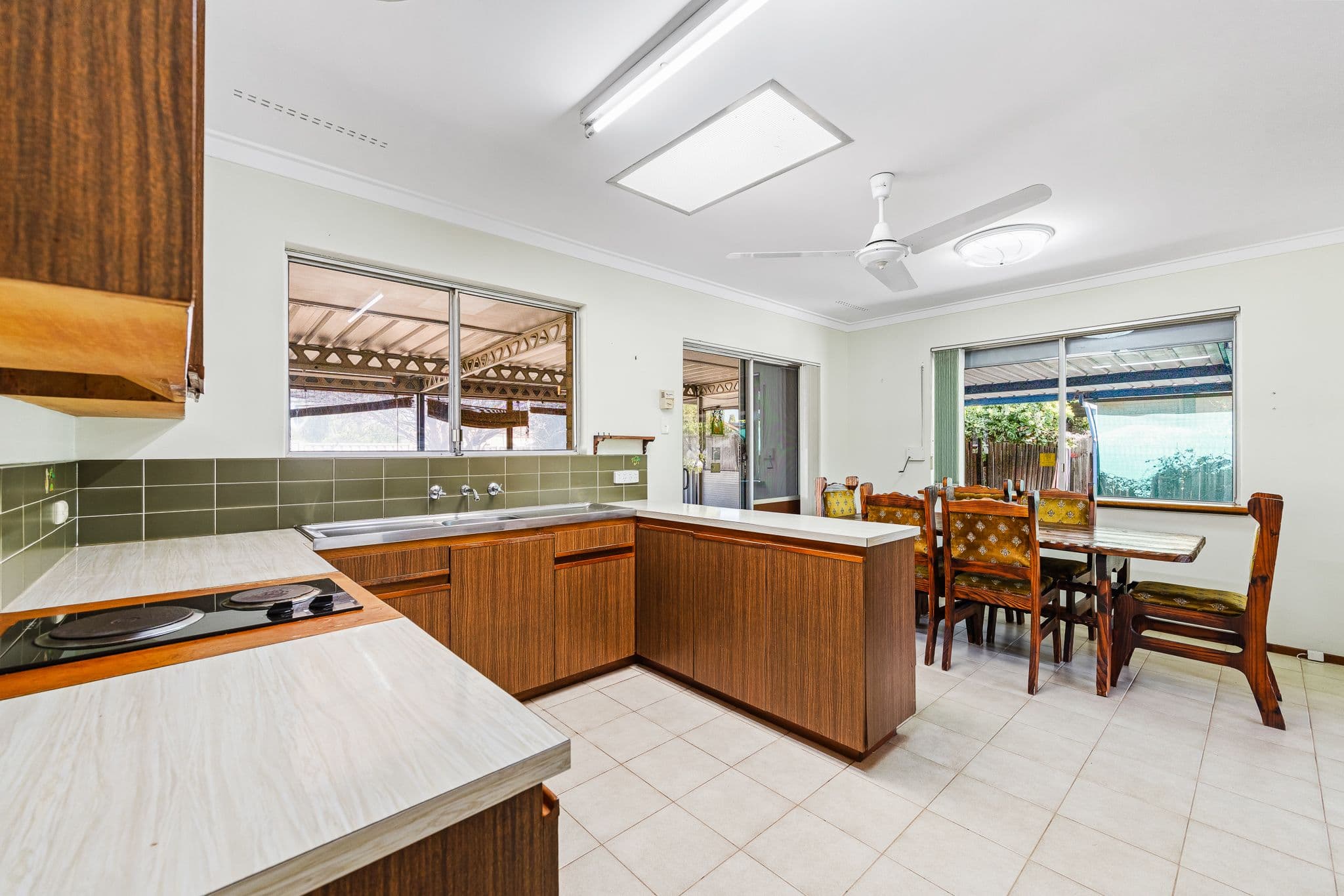 276 Robinson Avenue, Cloverdale WA 6105, Cloverdale - Thumbnail 4