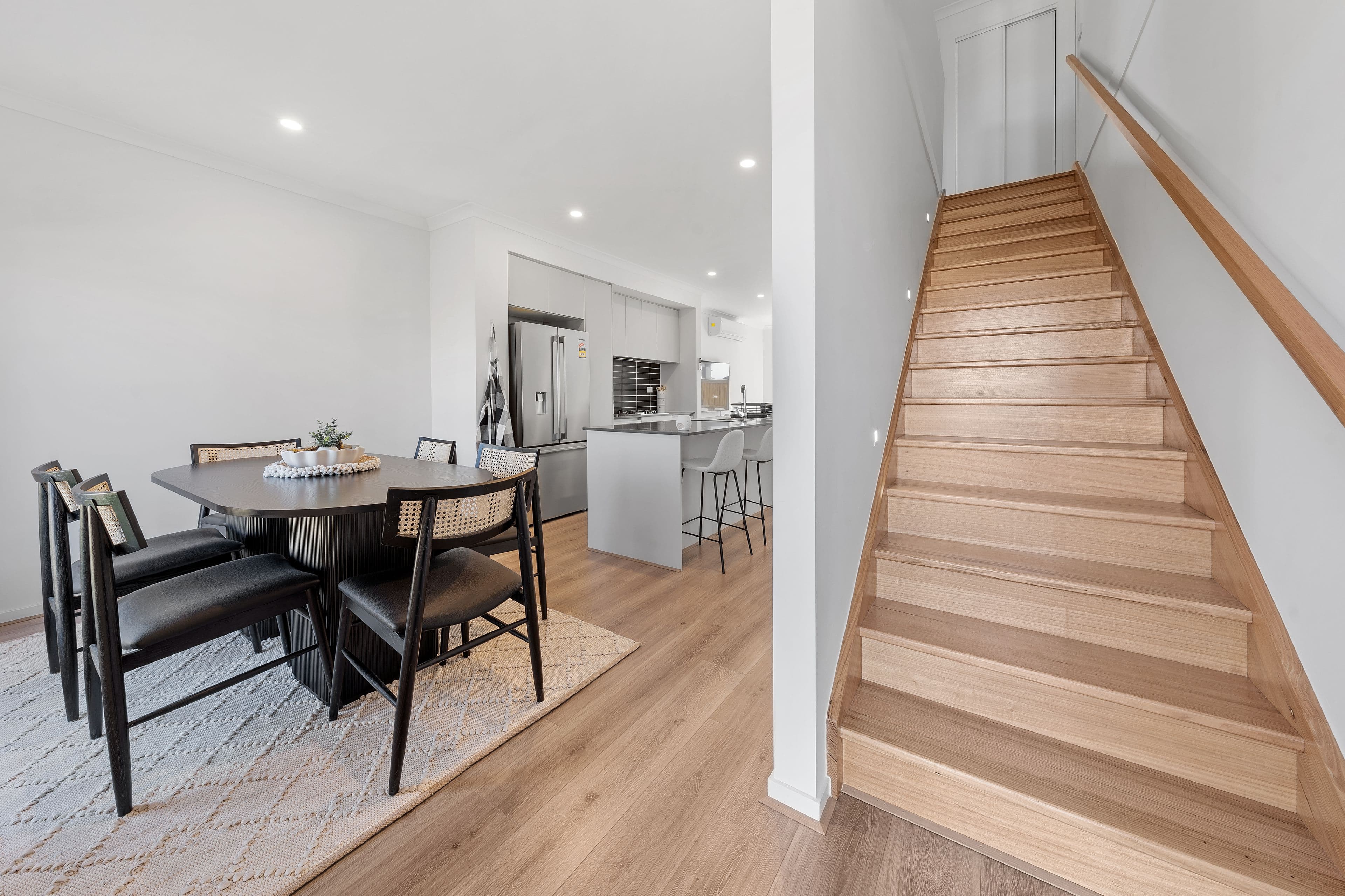 30 Saran Crescent, DEANSIDE VIC 3336, Deanside - Thumbnail 2