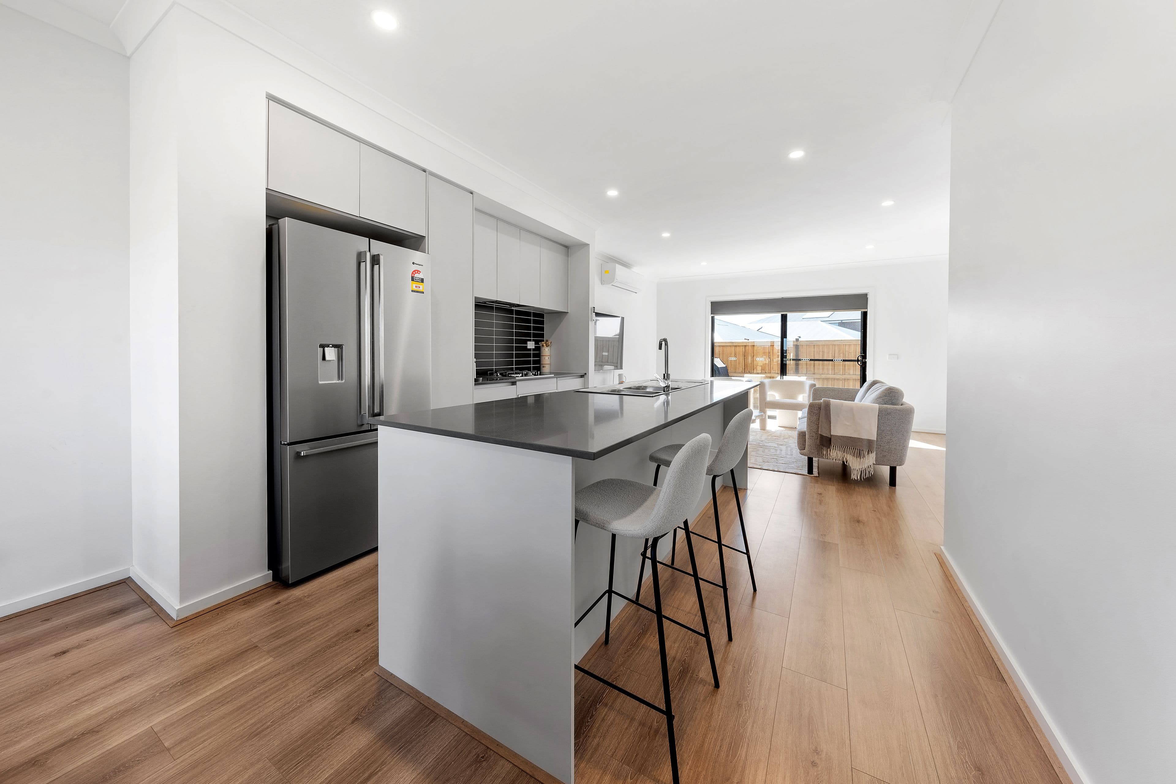 30 Saran Crescent, DEANSIDE VIC 3336, Deanside - Thumbnail 3