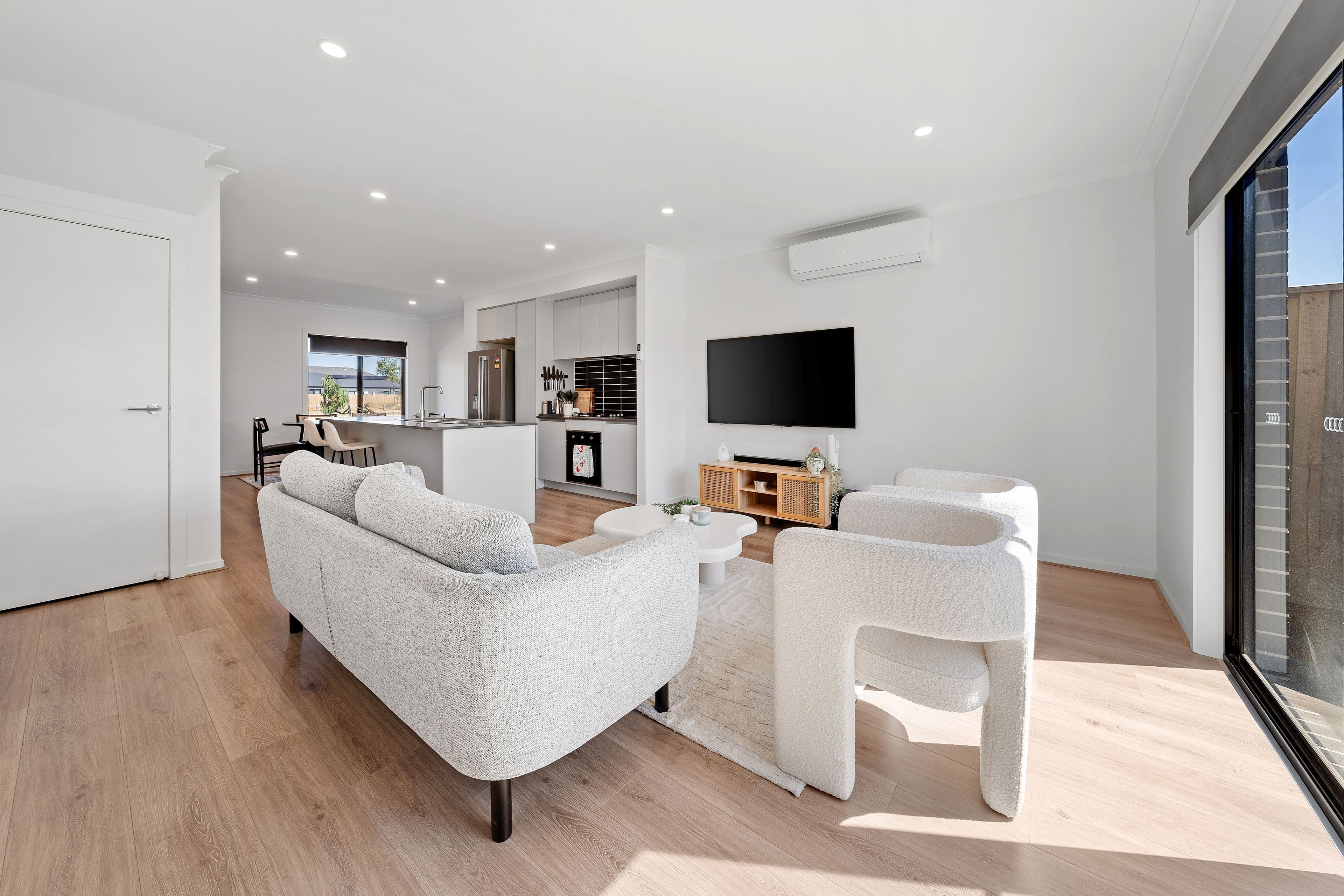 30 Saran Crescent, DEANSIDE VIC 3336, Deanside - Thumbnail 7
