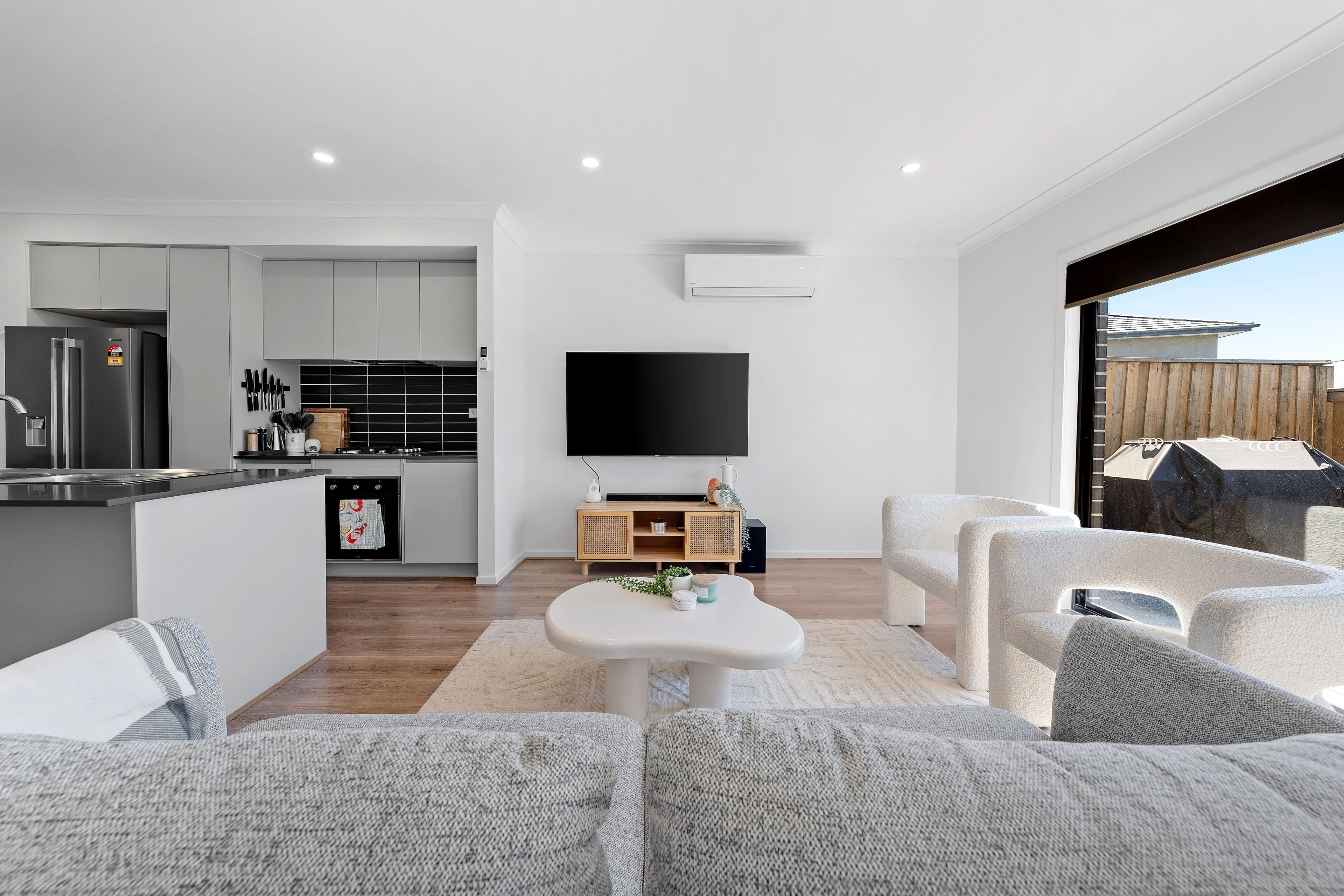 30 Saran Crescent, DEANSIDE VIC 3336, Deanside - Thumbnail 8