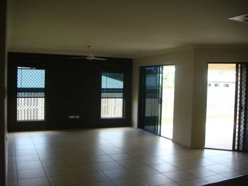 7 Mulcahy Crescent, EIMEO QLD 4740, Eimeo - Thumbnail 2