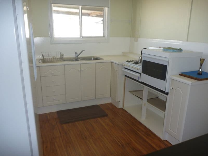 8 Elizabeth Street, Yorketown SA 5576, Yorketown - Thumbnail 3