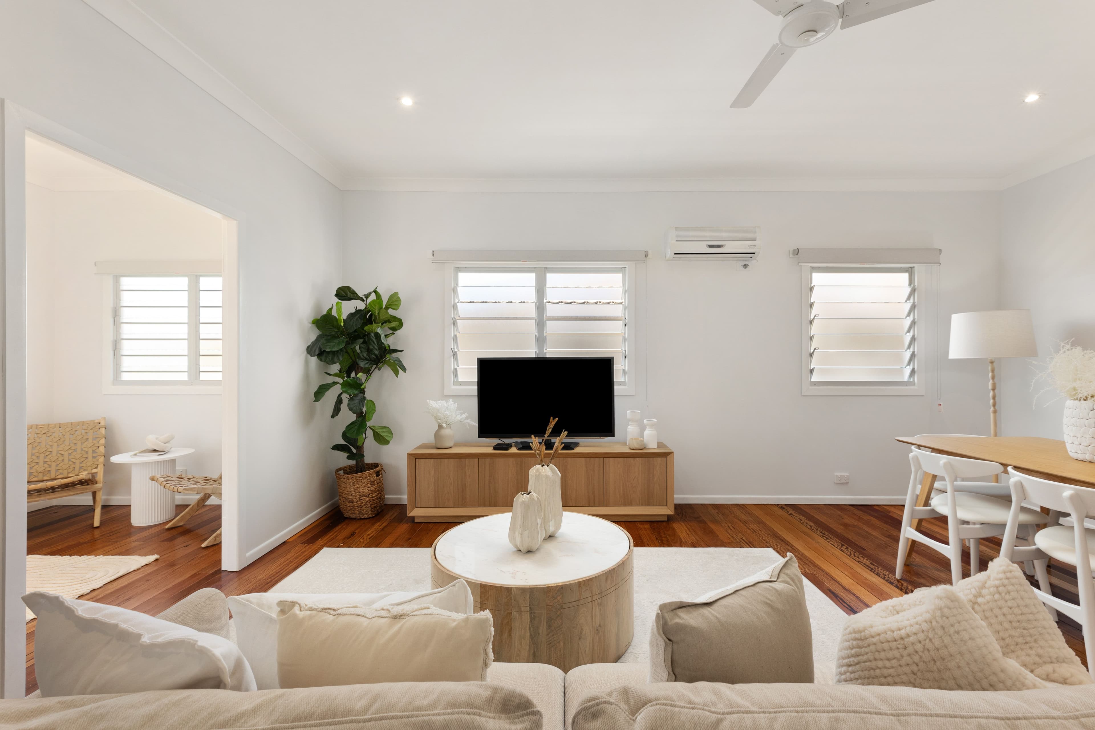 33 Moolabar Street, Morningside QLD 4170, Morningside - Thumbnail 2