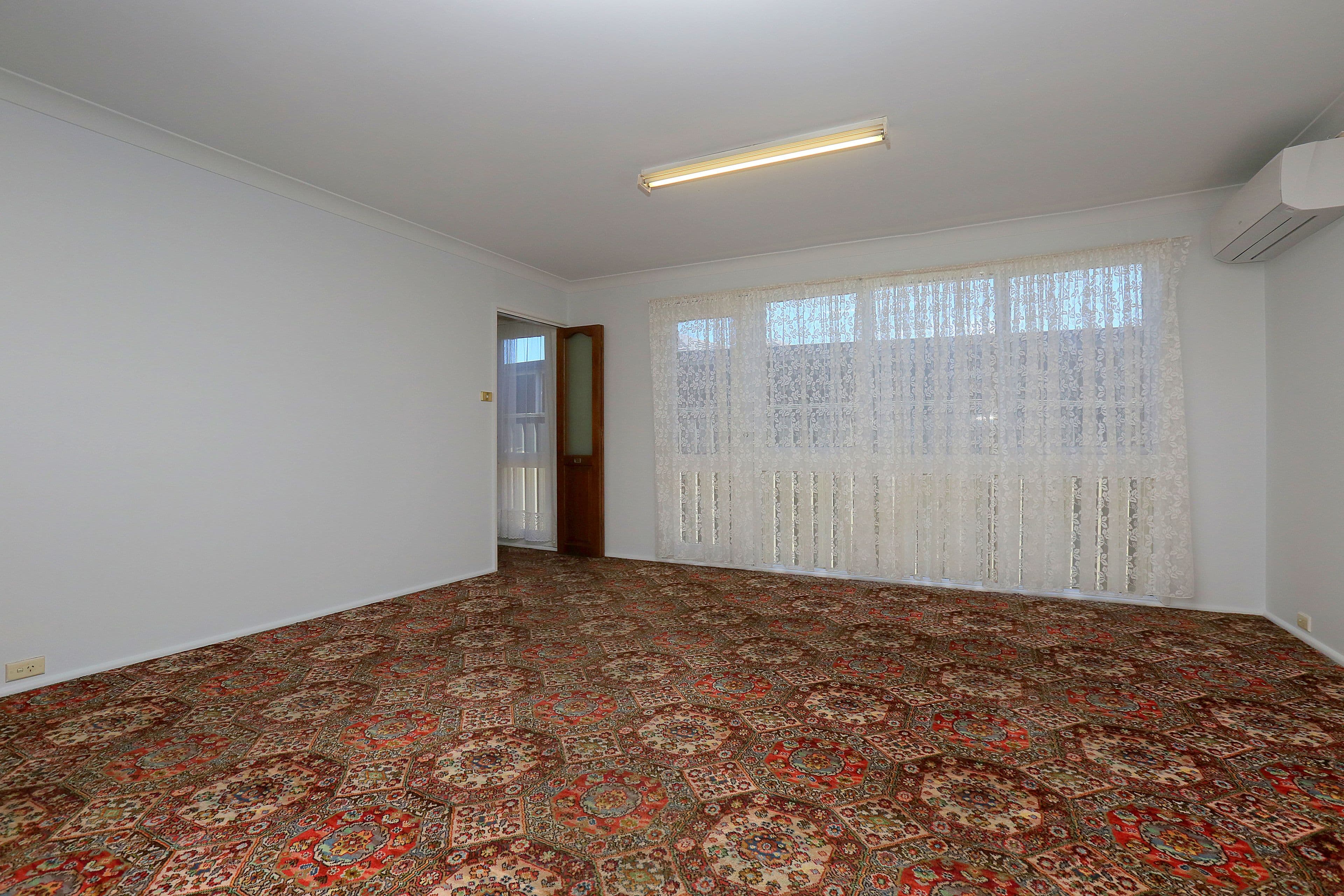 53 Sturt Avenue, Georges Hall - Thumbnail 2