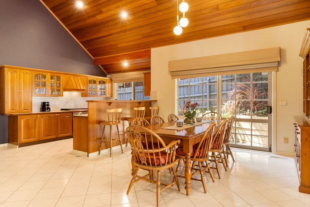 6 Cumberland Court, Doncaster East VIC 3109, Doncaster East - Thumbnail 2