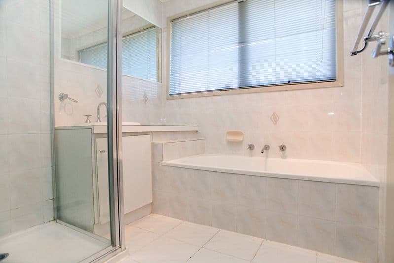 17 Holburn Way, Epping VIC 3076, Epping - Thumbnail 3