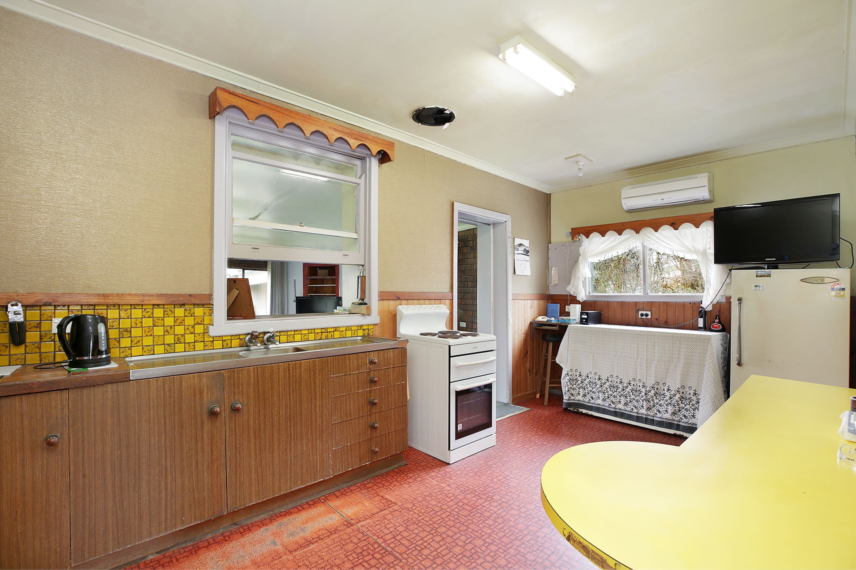 99 Parrott Street, Cobden VIC 3266, Cobden - Thumbnail 6