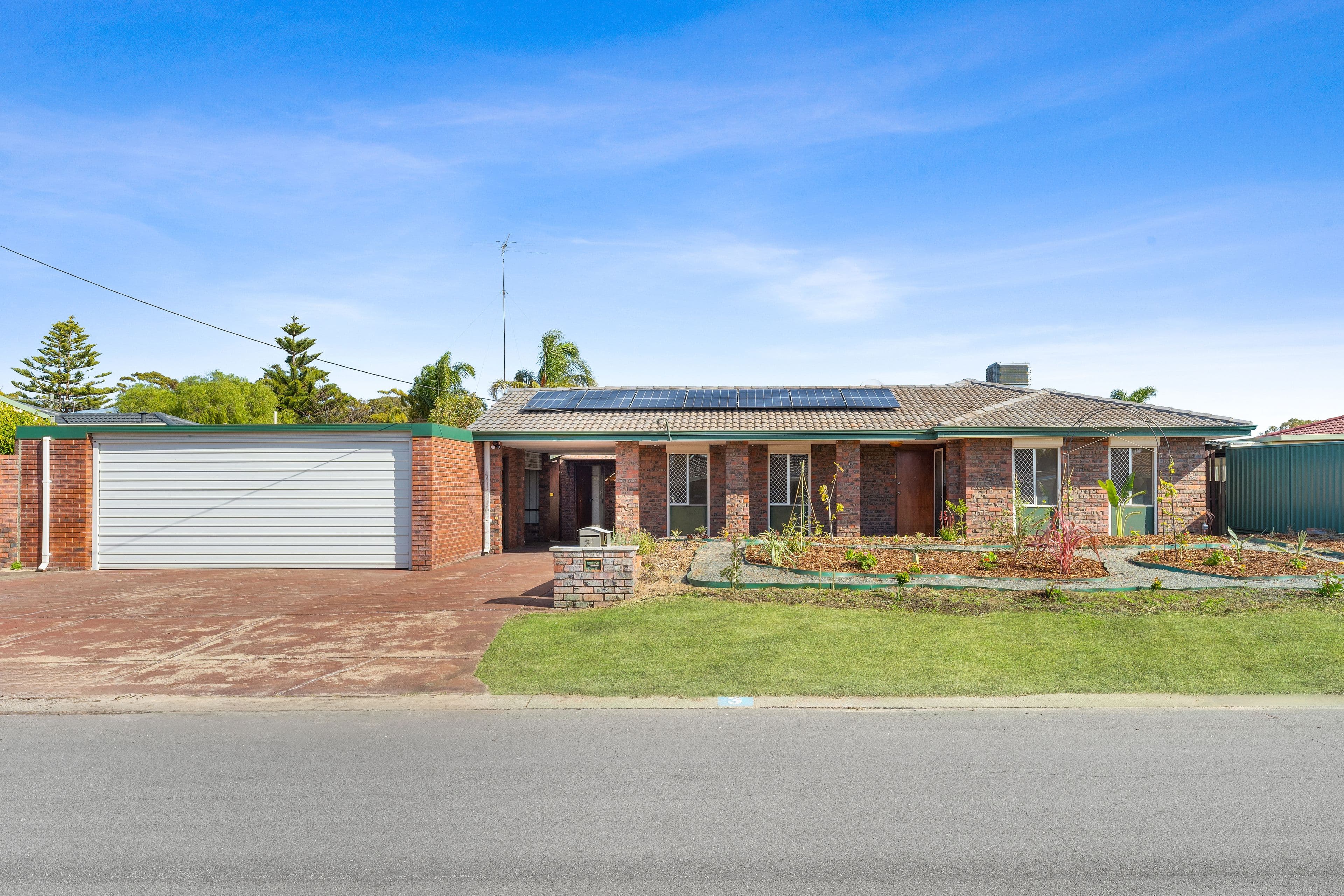 3 Peron Close, Cooloongup WA 6168, Cooloongup - Thumbnail 2