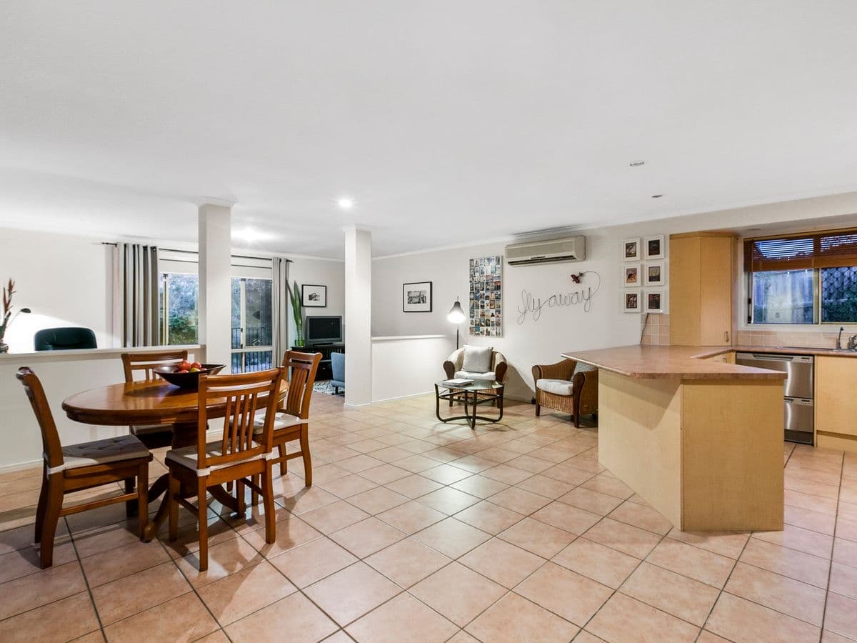 20 Willow Place, Carindale QLD 4152, Carindale - Thumbnail 7