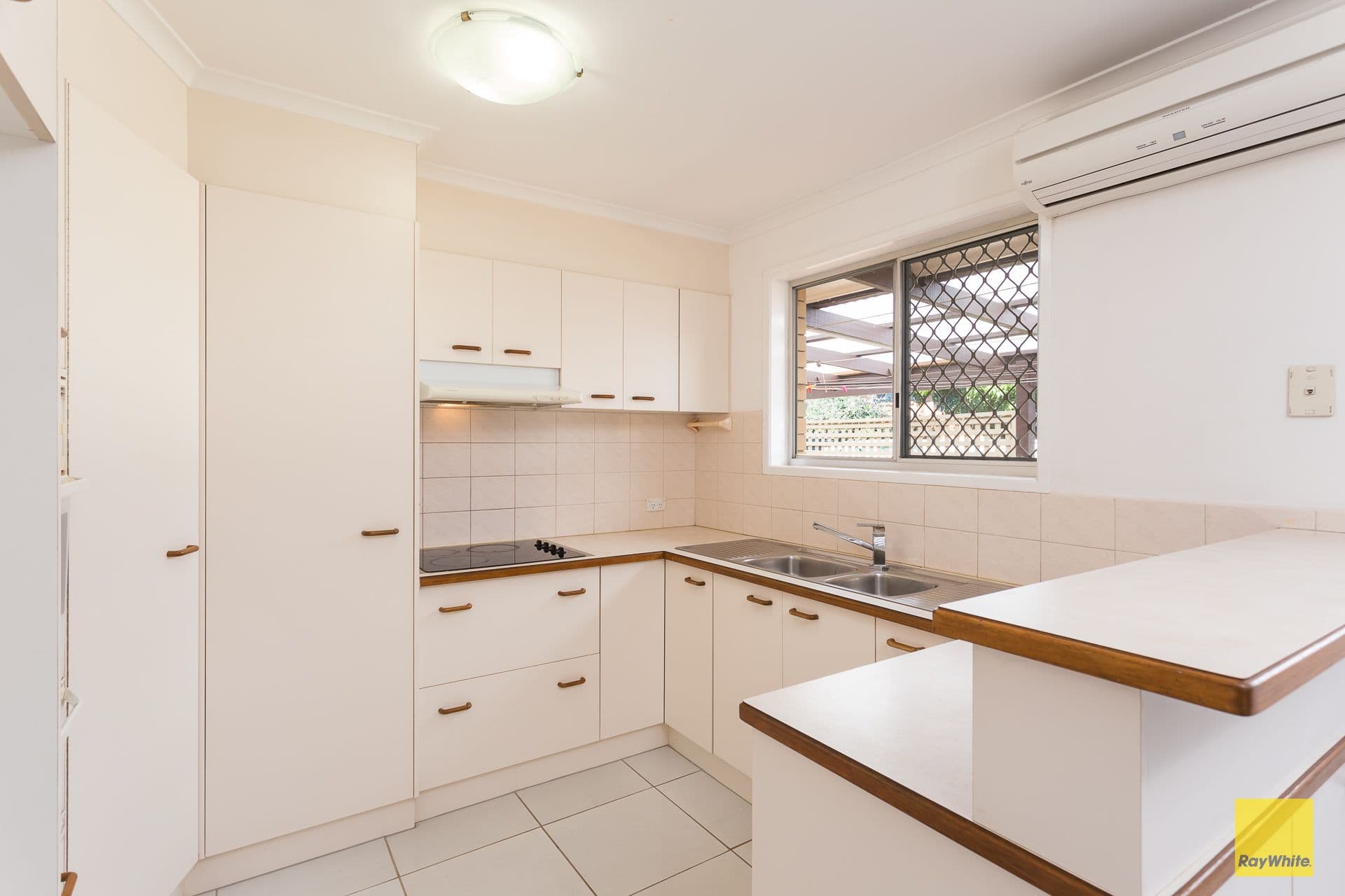 15 Danielle Street, Cleveland QLD 4163, Cleveland - Thumbnail 4