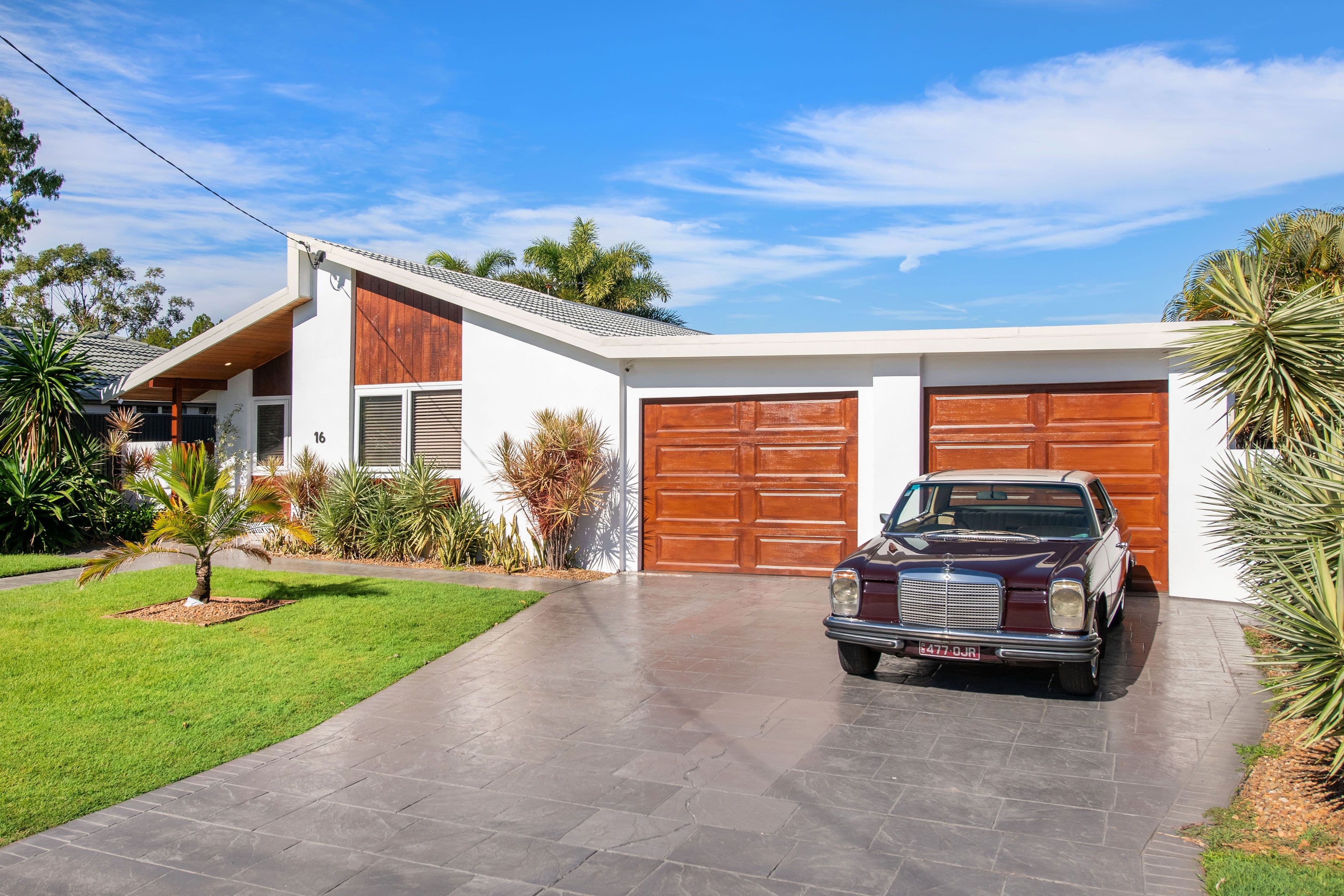 16 Robin Avenue, Paradise Point QLD 4216, Paradise Point - Image 1