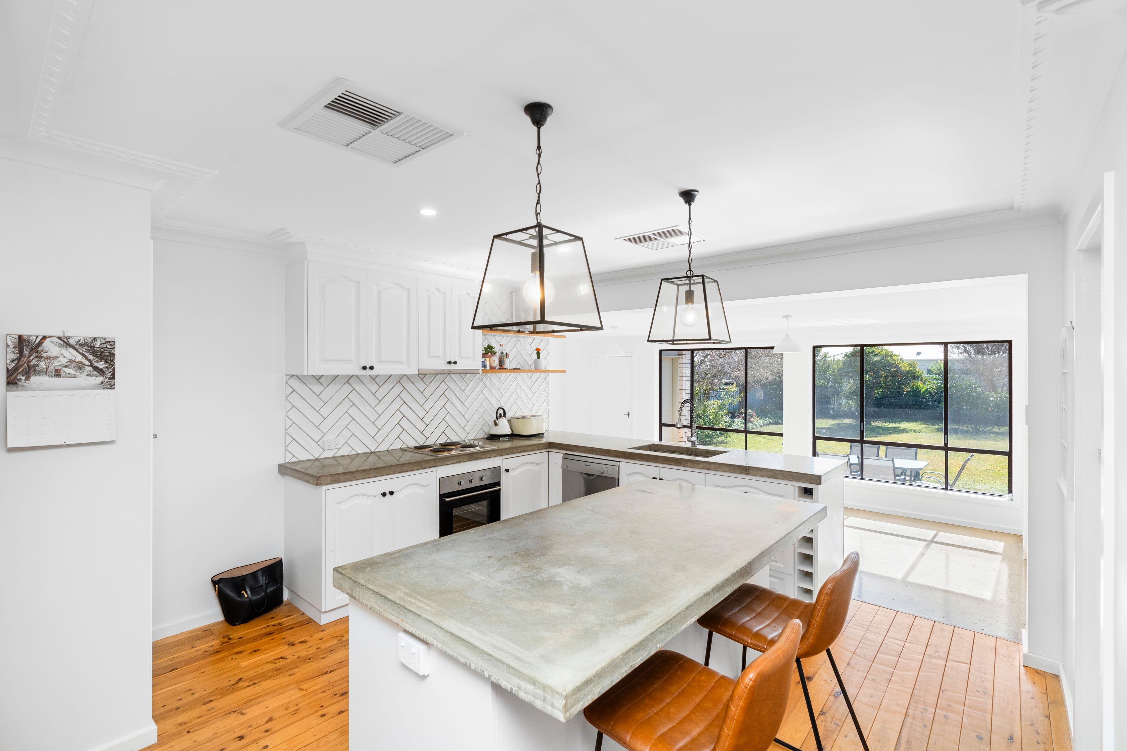21 Huthwaite Street, Mount Austin NSW 2650, Mount Austin - Thumbnail 4