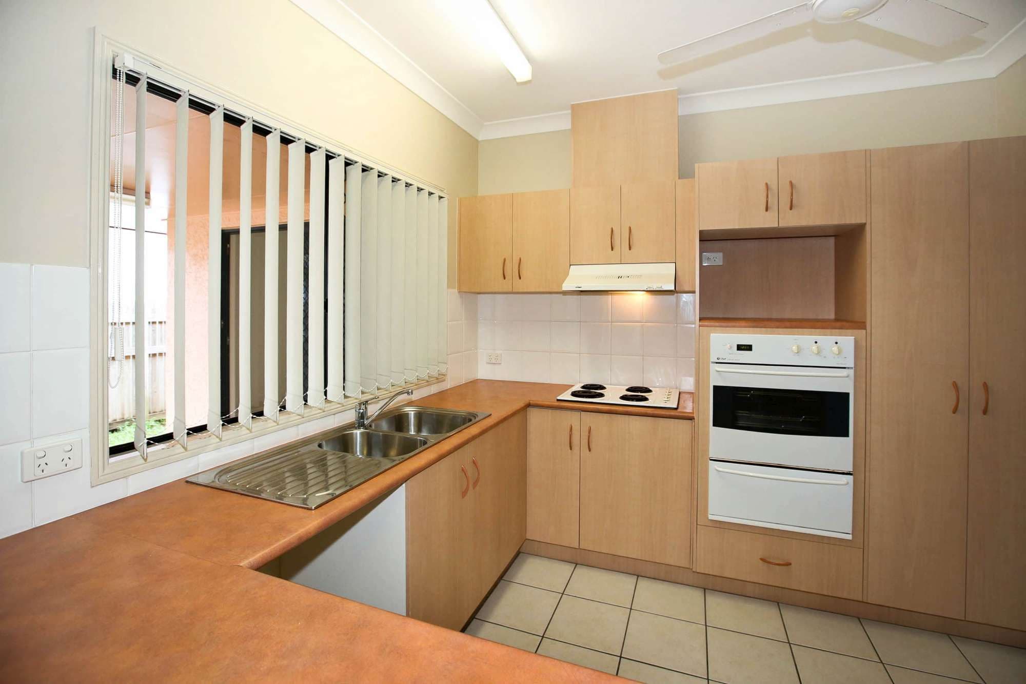 12 Aquatic Place, IDALIA QLD 4811, Idalia - Thumbnail 2