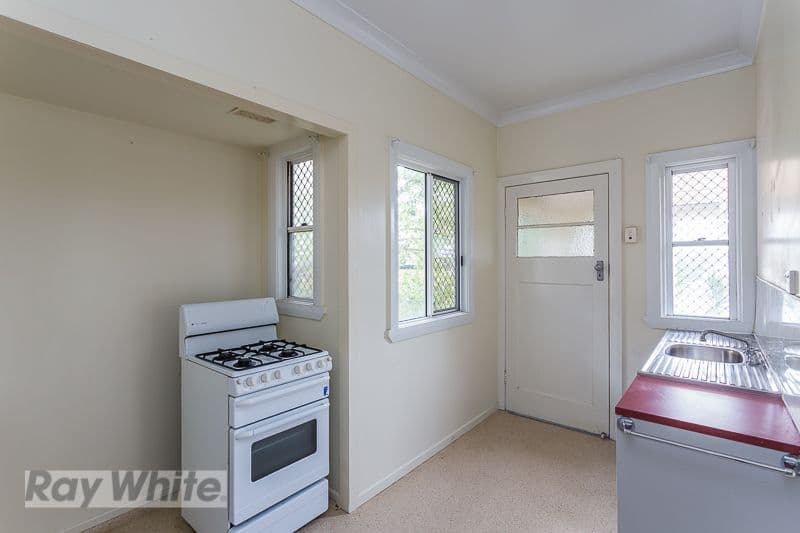 25 Quirinal Crescent, Seven Hills QLD 4170, Seven Hills - Thumbnail 4