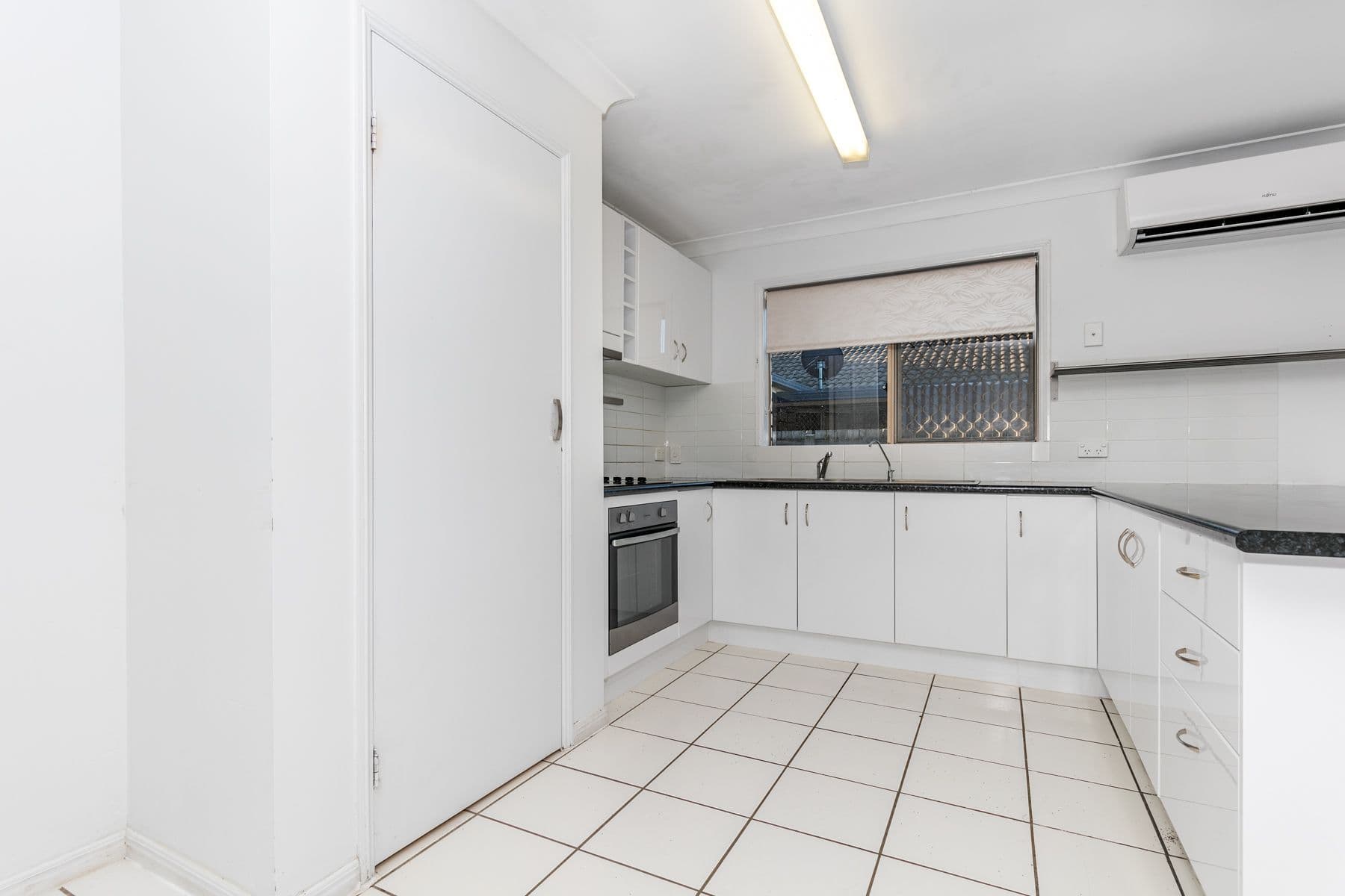 28 Lake Cootharaba Place, Logan Reserve QLD 4133, Logan Reserve - Thumbnail 5