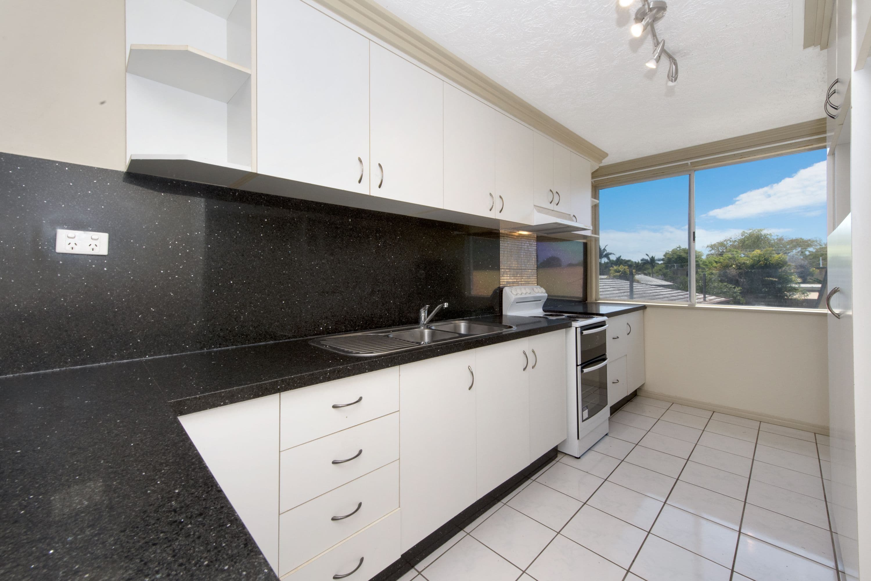8 Adams Street, Heatley QLD 4814, Heatley - Thumbnail 2