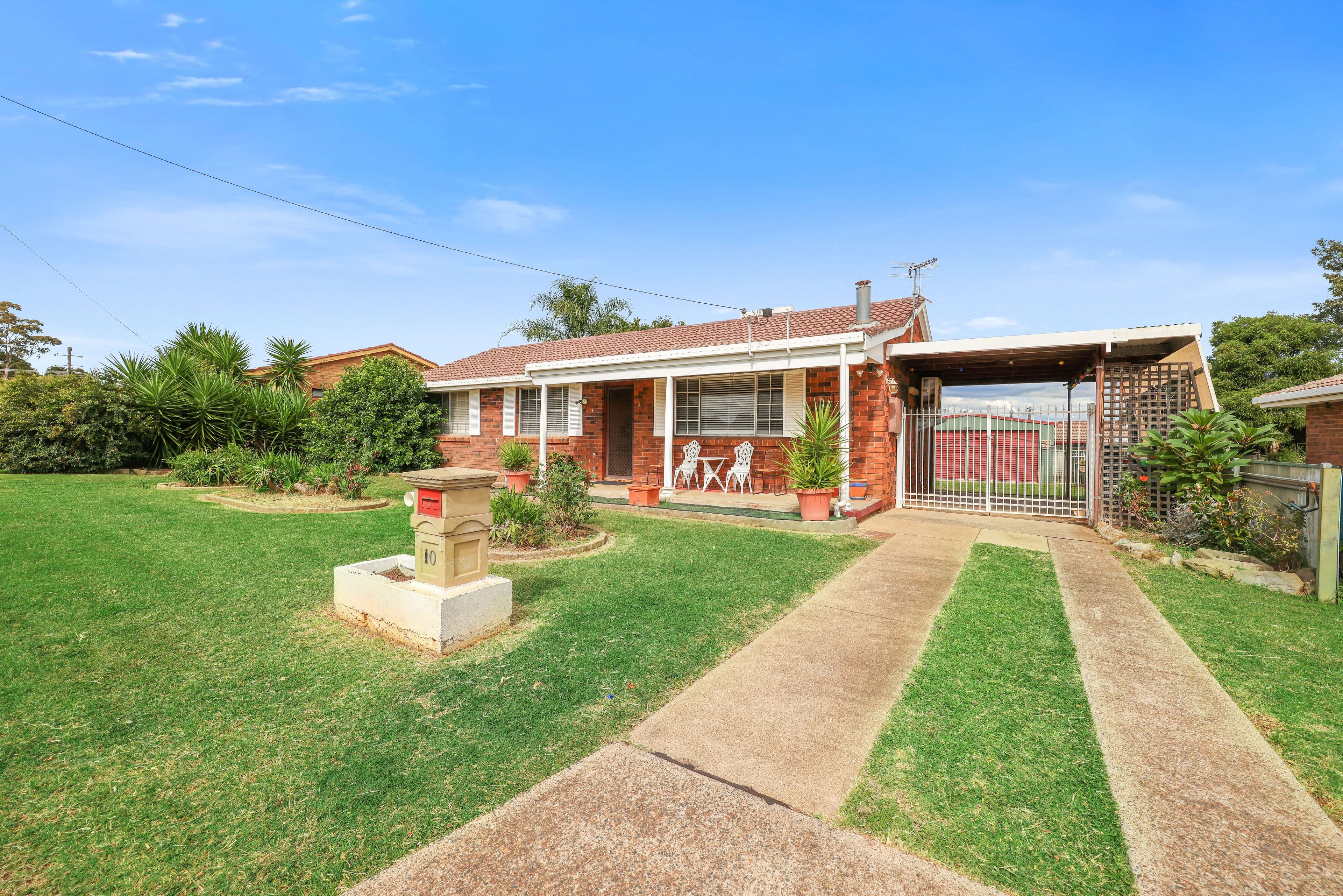 10 MacGregor Street, Tamworth NSW 2340, West Tamworth - Image 1