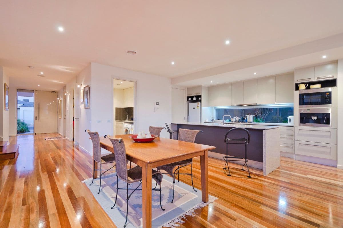 24 Wetlands Boulevard, WILLIAMS LANDING VIC 3027, Williams Landing - Thumbnail 4