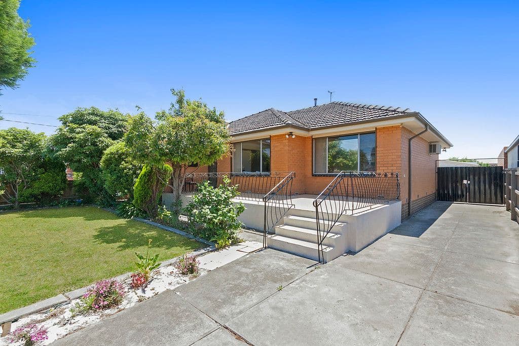 162 Brooklyn Drive, Bourkelands NSW 2650, Bourkelands - Thumbnail 2