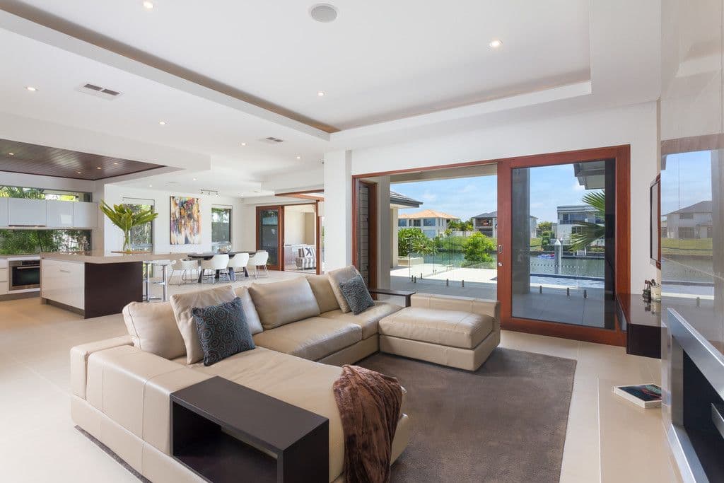 2206 Taromeo Court, Hope Island QLD 4212, Hope Island - Thumbnail 6