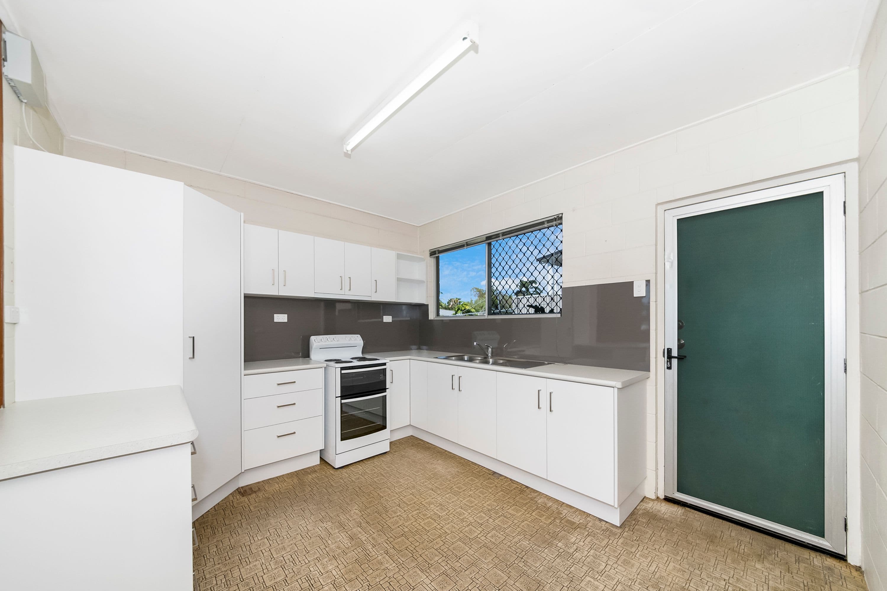 3 Lewin Court, Mount Louisa QLD 4814, Mount Louisa - Thumbnail 3