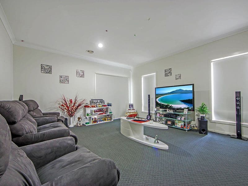 96 Eltham Parade, WYNDHAM VALE VIC 3024, Wyndham Vale - Thumbnail 2