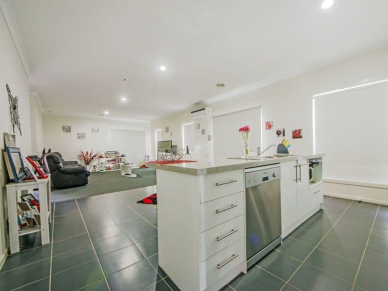 96 Eltham Parade, WYNDHAM VALE VIC 3024, Wyndham Vale - Thumbnail 6