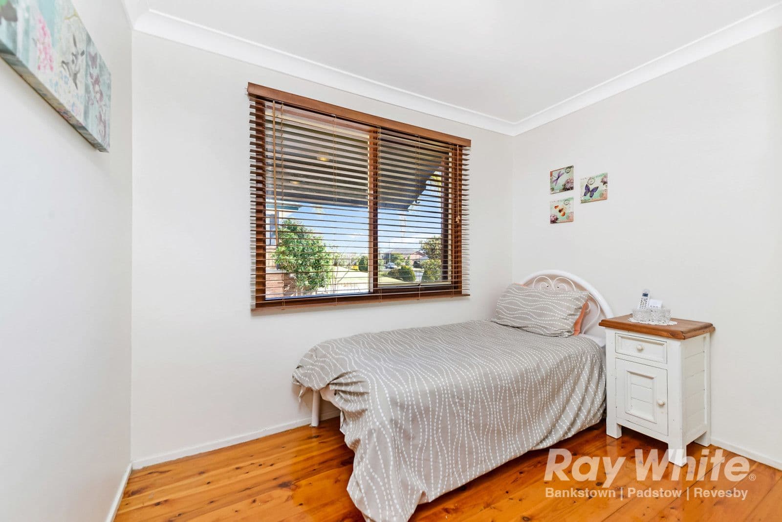 37 Oak Drive, Georges Hall - Thumbnail 8
