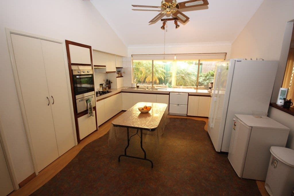 6 Jennifer Place, Alexander Heights WA 6064, Alexander Heights - Thumbnail 7