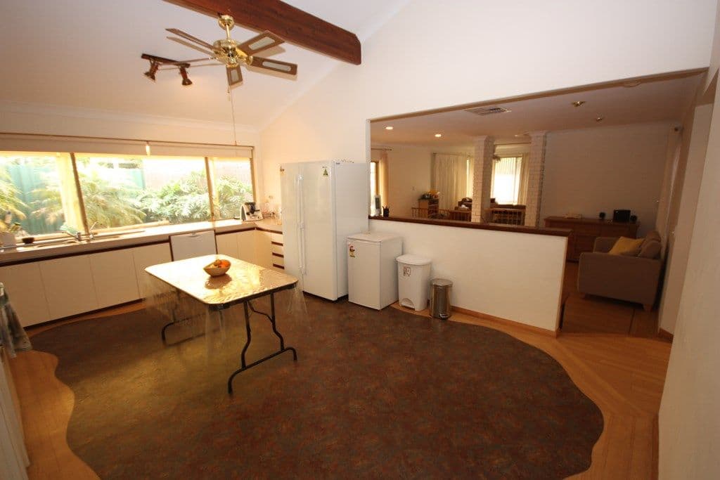 6 Jennifer Place, Alexander Heights WA 6064, Alexander Heights - Thumbnail 8