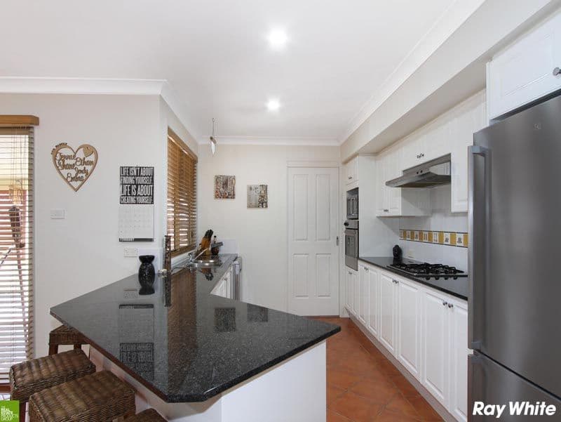 45 Fisher Street, Oak Flats - Thumbnail 2