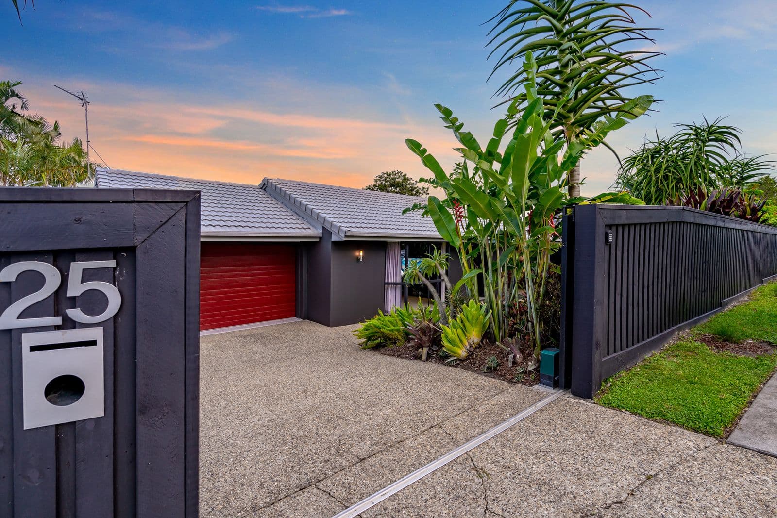 25 Huntingdale Crescent, Robina QLD 4226, Robina - Thumbnail 2