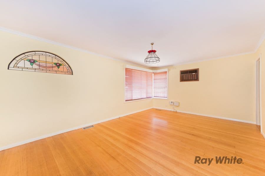 7 Hurley Street, Melton VIC 3337, Melton - Thumbnail 4