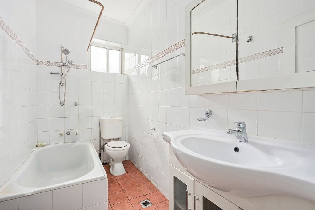 20 Robertson Street, Coniston - Thumbnail 8