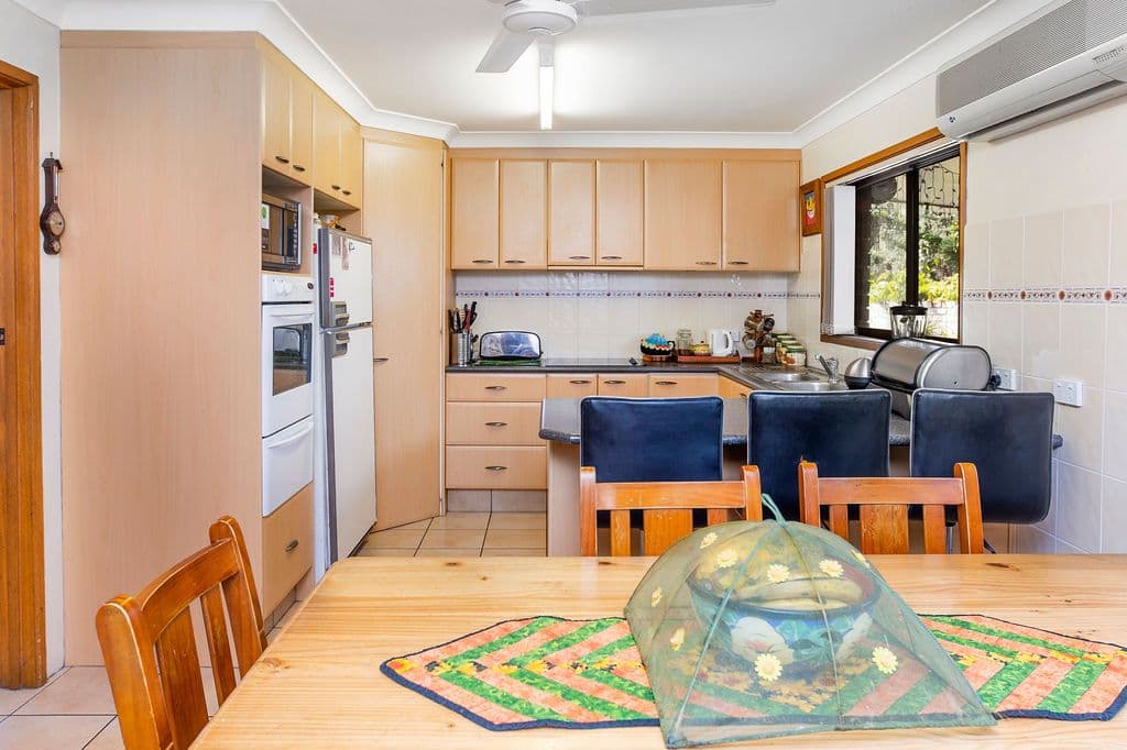 14 Milton Avenue, Paradise Point QLD 4216, Paradise Point - Thumbnail 6