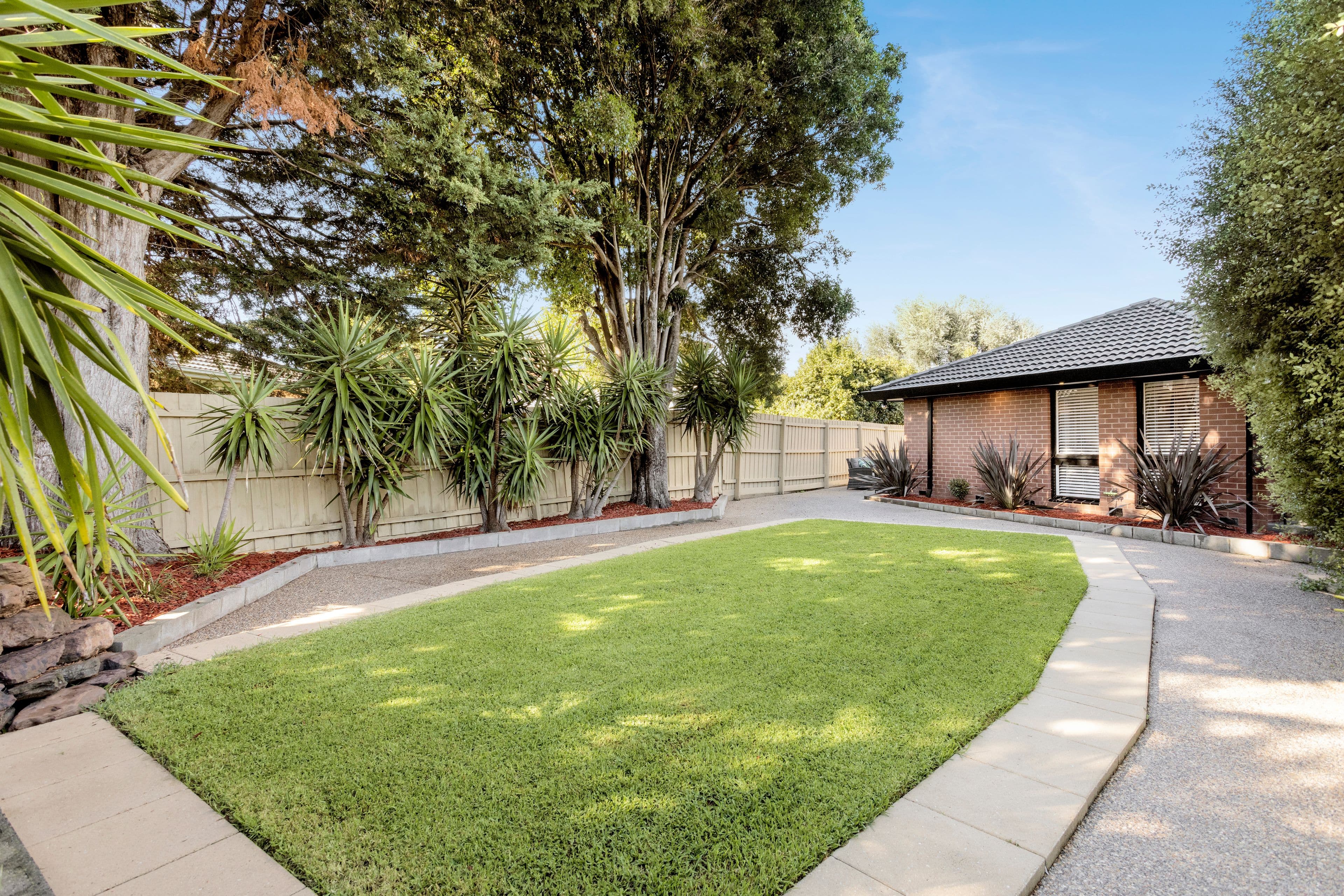 4 Napier Court, Frankston VIC 3199, Frankston - Thumbnail 2