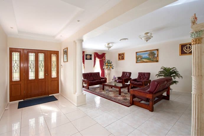15 Smalls Creek Way, BEAUMONT HILLS NSW 2155, Beaumont Hills - Thumbnail 2