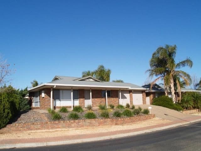 2 Edwards Crescent, WAIKERIE SA 5330, Waikerie - Thumbnail 2