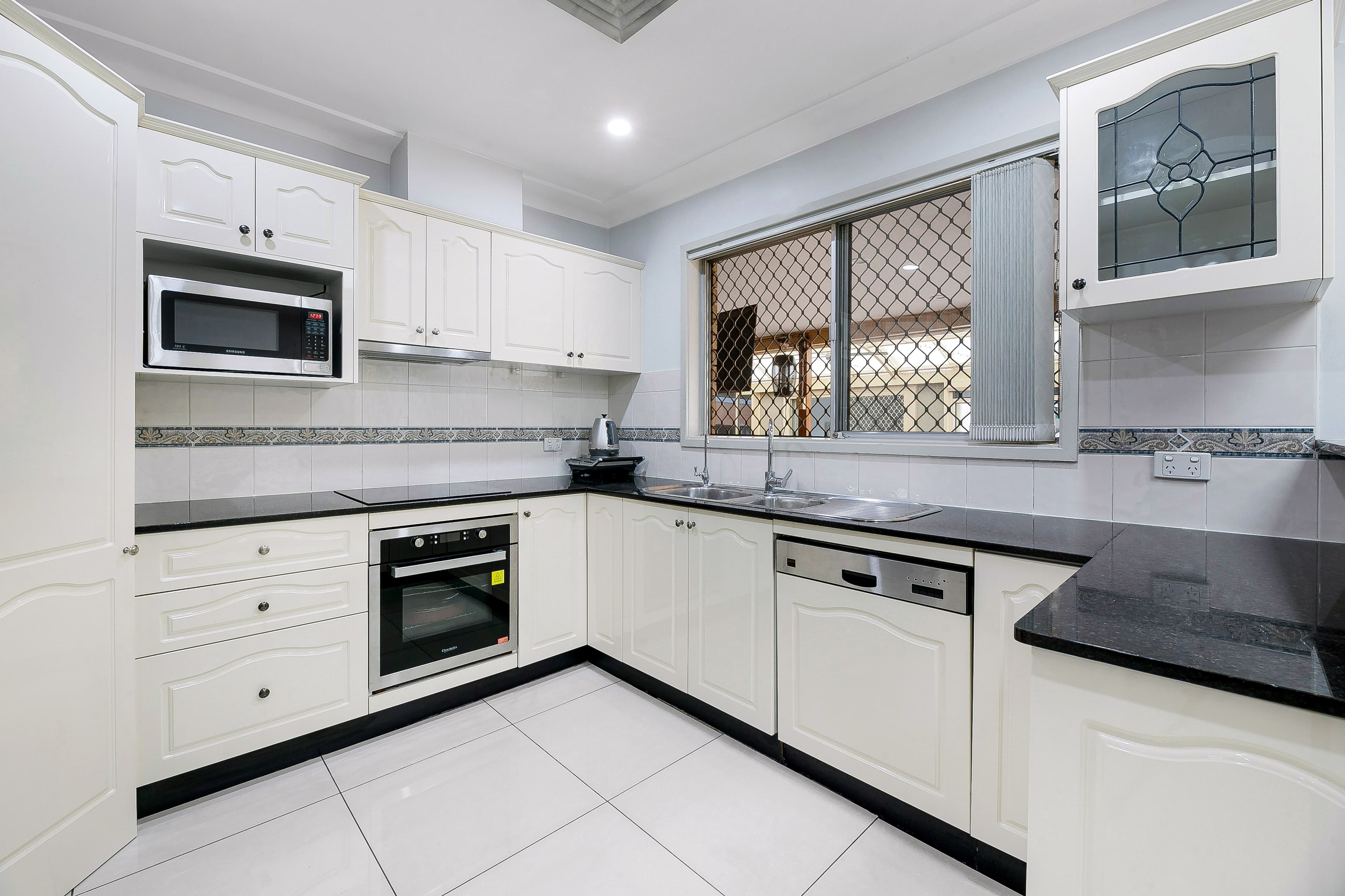 2 Lentara Court, Georges Hall NSW 2198, Georges Hall - Thumbnail 5