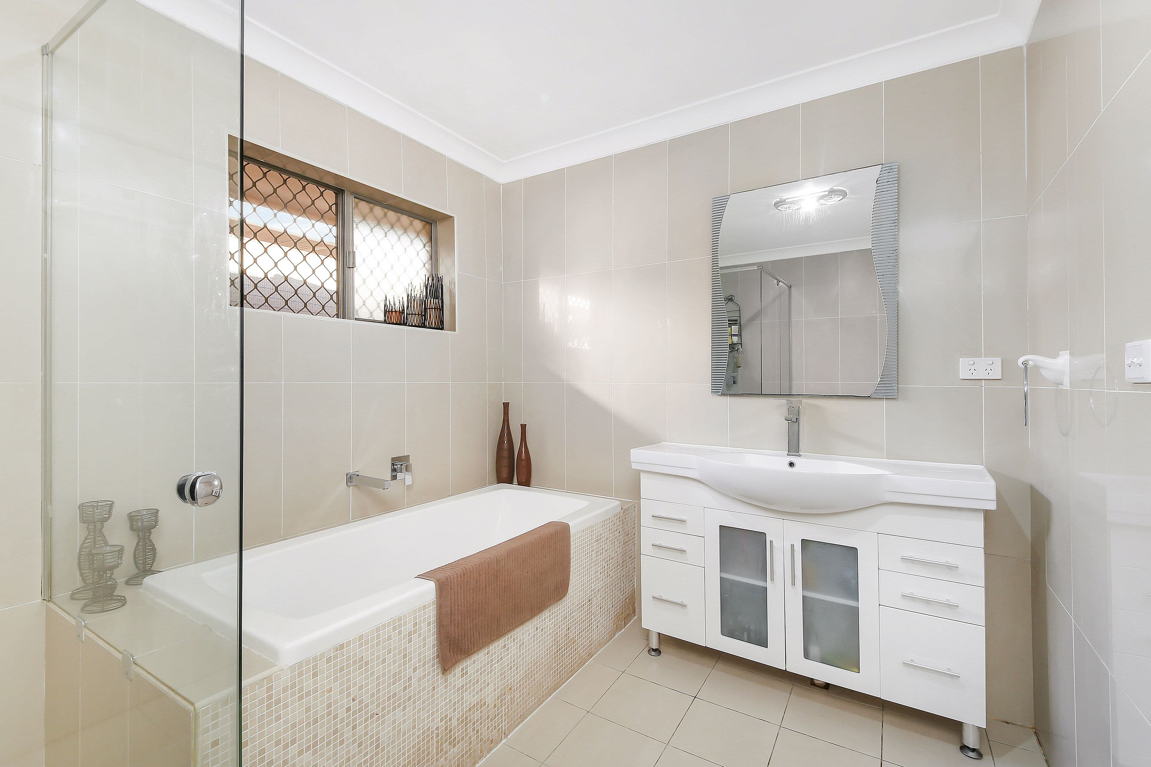 2 Lentara Court, Georges Hall NSW 2198, Georges Hall - Thumbnail 8