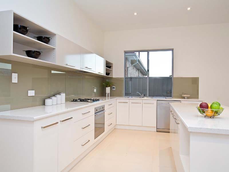 12 Lakeside Drive, EMERALD, Emerald - Thumbnail 5