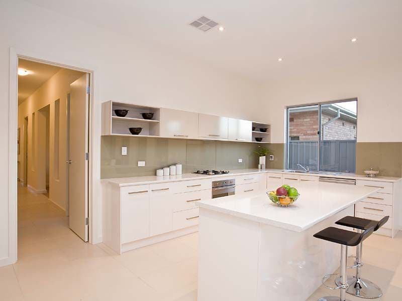 12 Lakeside Drive, EMERALD, Emerald - Thumbnail 6