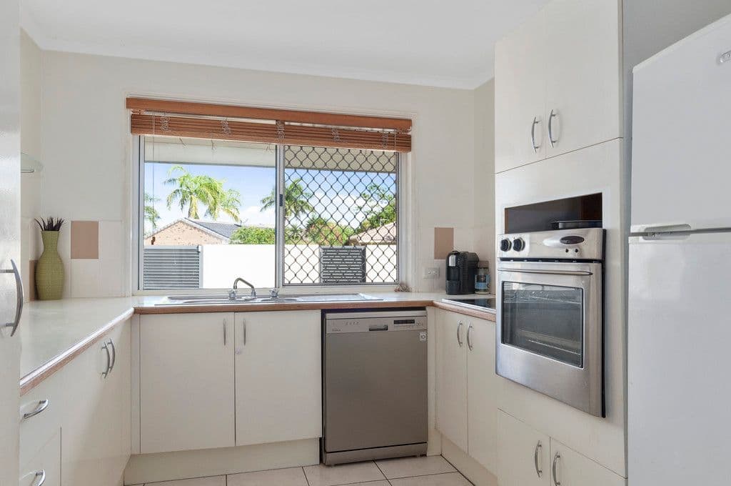 5 Largo Place, Varsity Lakes QLD 4227, Varsity Lakes - Thumbnail 4