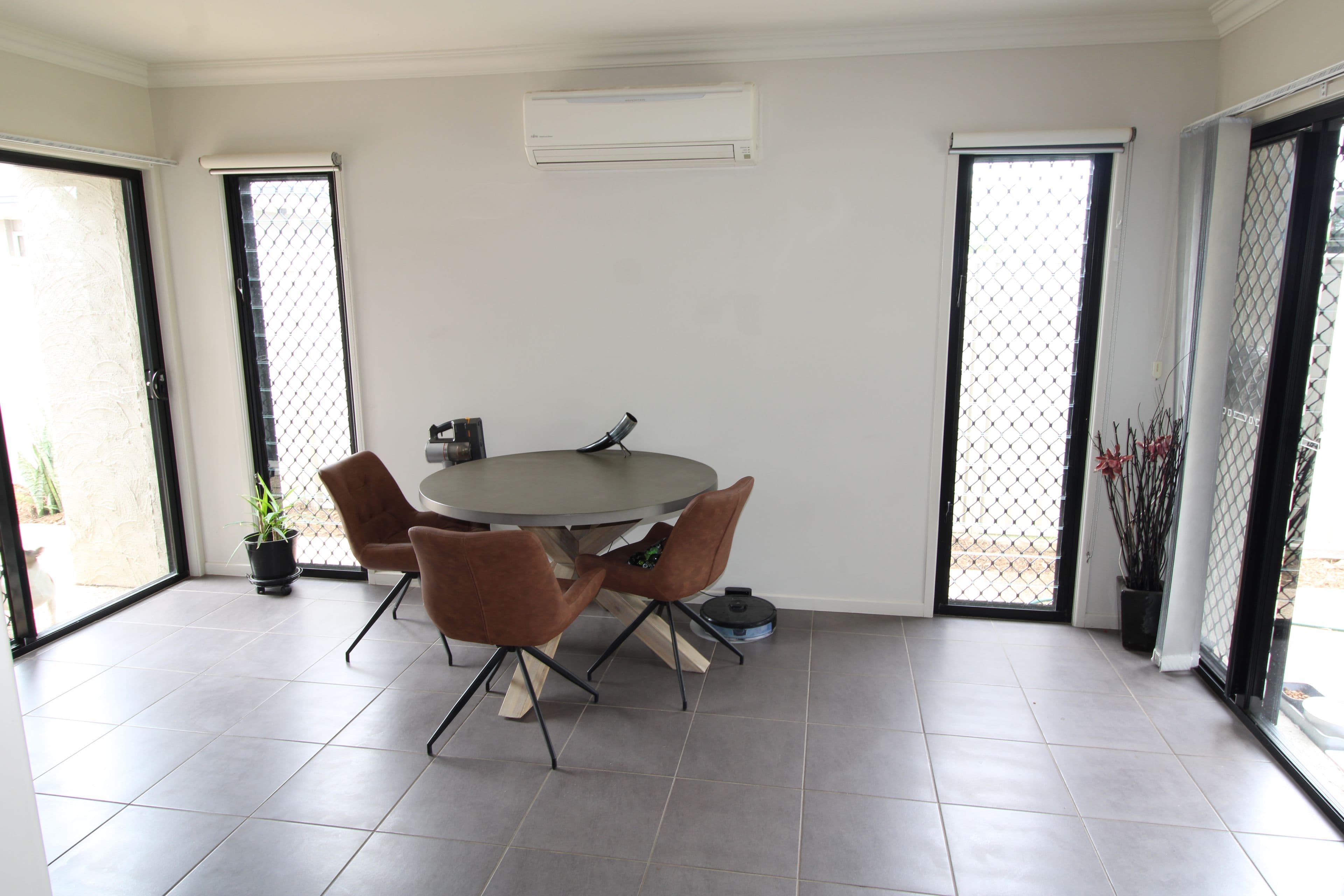 6 Desgrand Street, Emerald QLD 4720, Emerald - Thumbnail 4