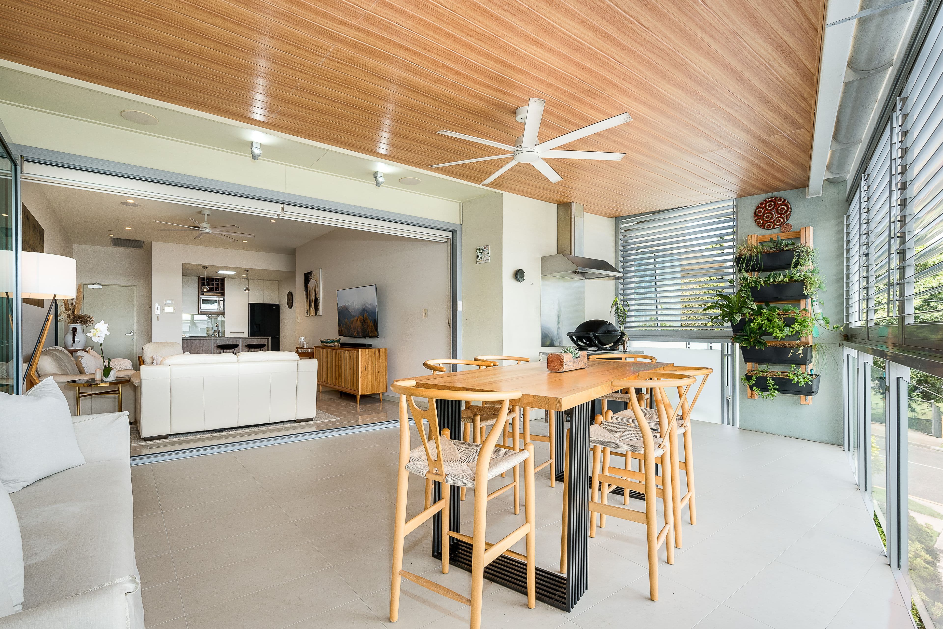 232 Oxford Street, Balmoral QLD 4171, Balmoral - Image 1