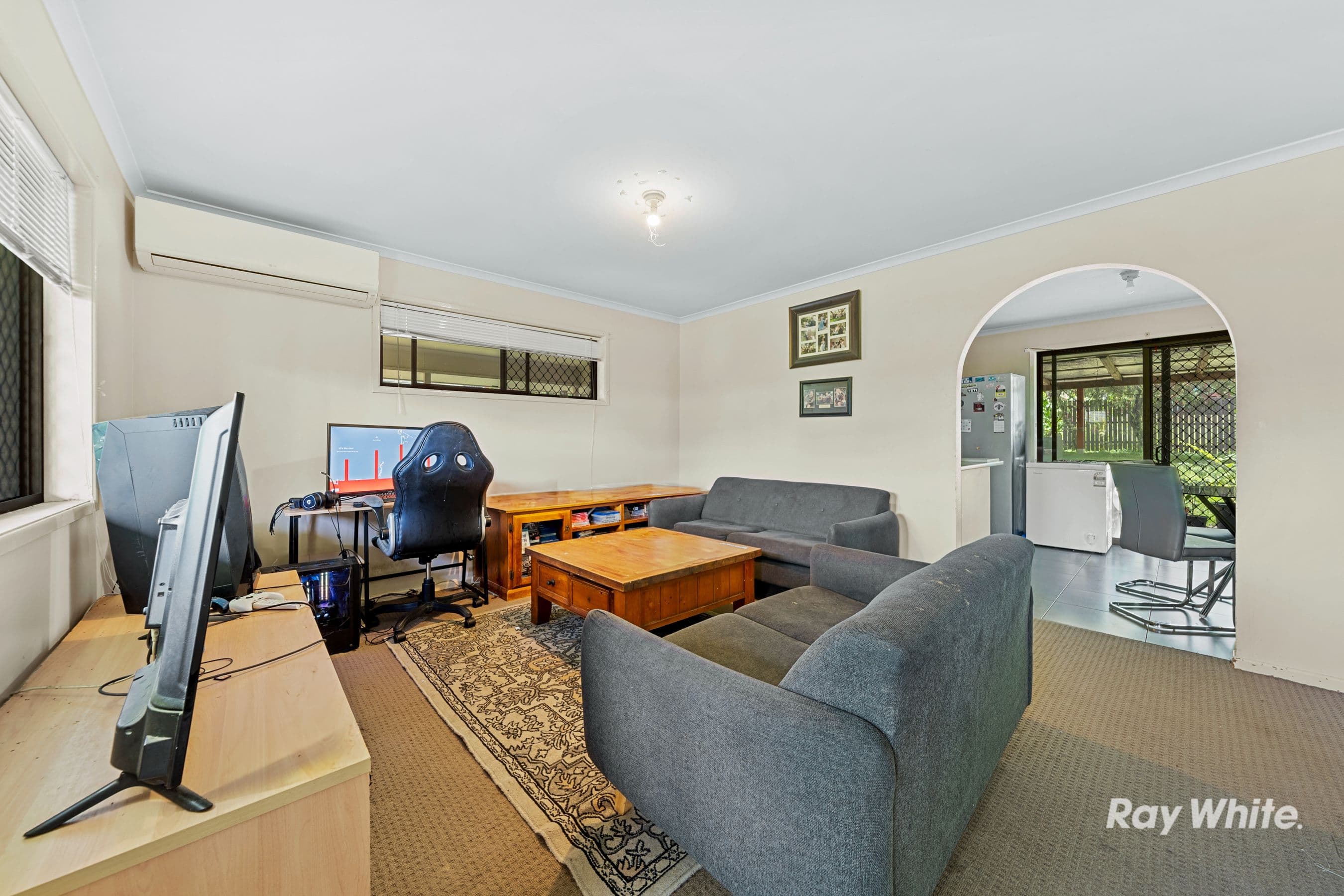 11 Anchusa Street, Kingston QLD 4114, Kingston - Thumbnail 4